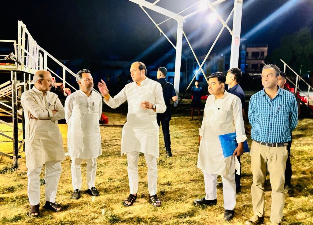 चुनावी माहौल गर्माने आ रहे अमित शाह और राजनाथ सिंह
