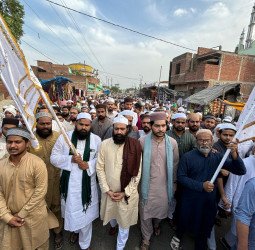 उर्स-ए-शुजाअती के पहले दिन निकाला जुलूस-ए-परचम कुशाई, हजारों जायरीनो ने की शिरकत