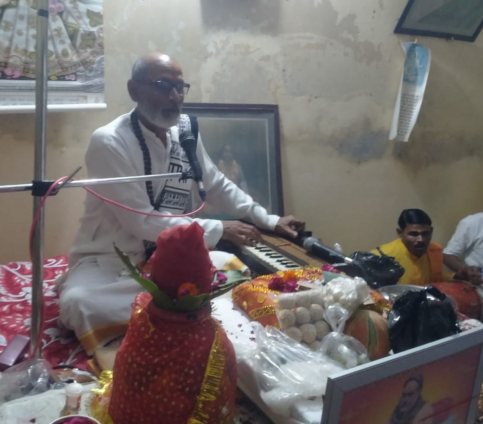 आरती के साथ हुआ रामकथा का समापन, कल होगी पूर्णाहुति