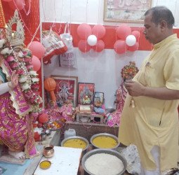लिंगेश्वर नाथ मंदिर पर धूमधाम से मनाया गया बालकृष्ण लड्डू गोपाल का छठी दिवस