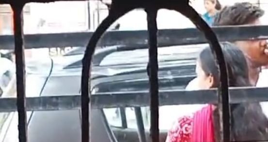 मंदिर के सामने हो रही थीं आपत्तिजनक हरकतें...लोगों ने टोका तो झगड़े पर आमादा हुआ युवक