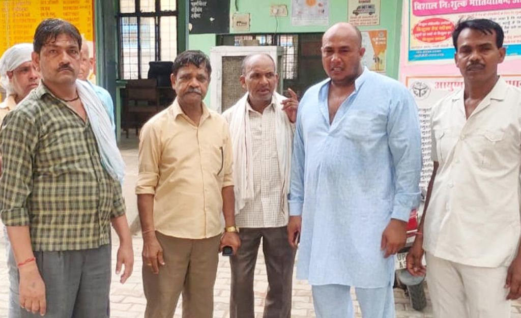अस्थि विसर्जन को आगरा से आए थे गंगा घाट...फिर कुछ ऐसा हुआ जो छिन गया मुंह का निवाला