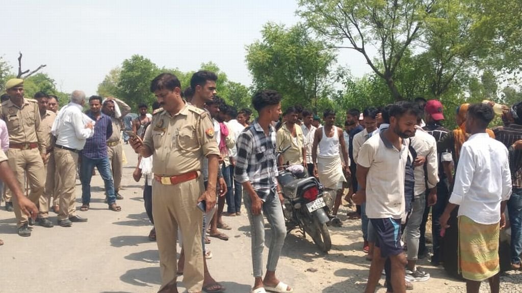 ट्रक से टक्कर के बाद पहिये के नीचे फंस गई महिला, मौके पर हुई मौत