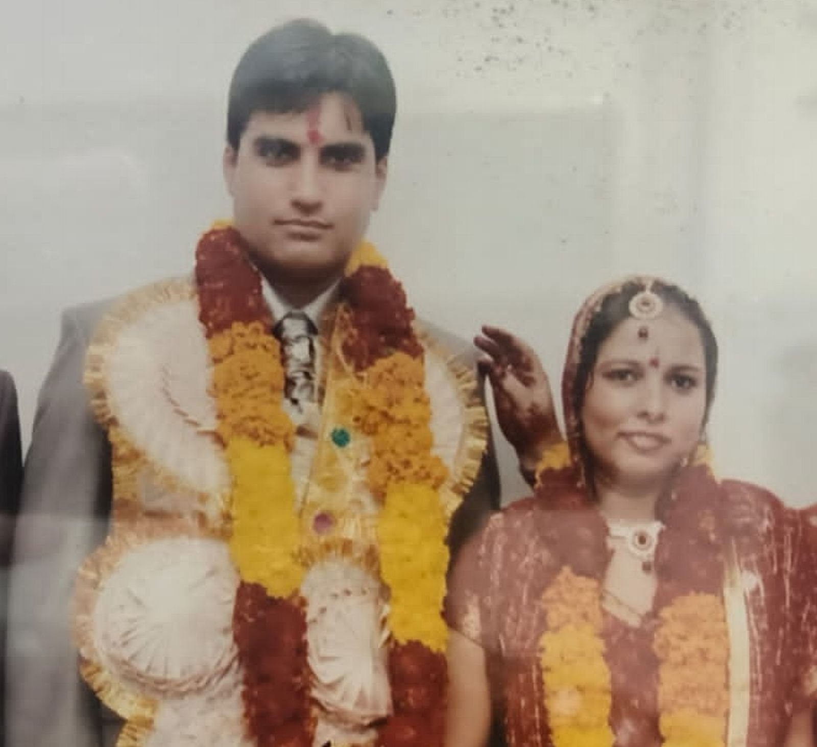 पत्नी और बच्चे की हत्या कर सुसाइड की कोशिश...जानें कहां का है मामला