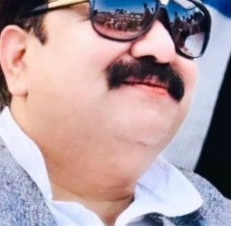 आजम के लिए सपा का रवैया....'जबरा मारे रोने न दे' : आबिद