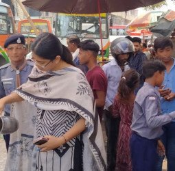 गर्मी में प्यास से व्याकुल राहगीरों को पिलाया शीतल जल