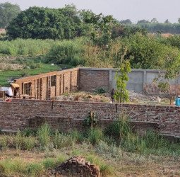 सोत नदी किनारे एसएस लॉन पर फिर शुरू हुआ निर्माण...वैध या अवैध ?