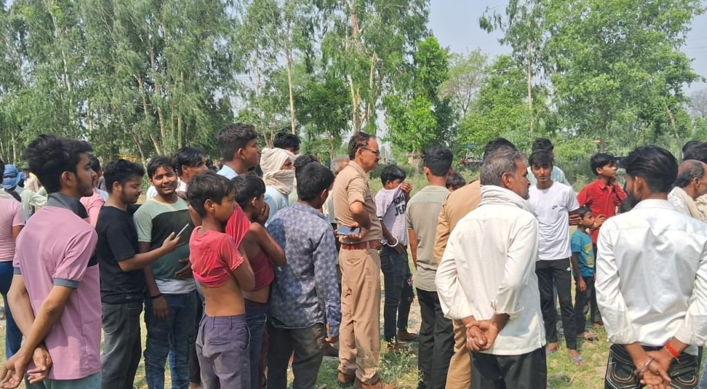 कॉलेज के बाहर फैली बदबू तो खुला राज...लोग अंदर गए तो उड़ गए होश