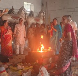 हवन पूजन के साथ मनाया गया श्री शिव-पार्वती विग्रह की स्थापना का वार्षिकोत्सव