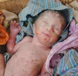 हाथ-पैर हिलते दिखे तो बच गई जान...मरा बताकर कूड़ेदान में डाल दिया था नवजात