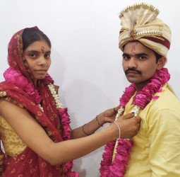 धर्म परिवर्तन कर निशा बन गई 'राधिका' ...शादी हुई तो जमकर नाची