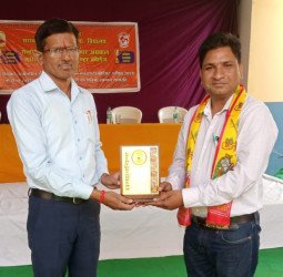 राज्य अध्यापक पुरस्कार प्राप्त शिक्षक मनीष को किया सम्मानित