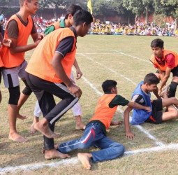 मदर एथीना स्कूल में ‘स्पोर्ट्स मीट’ का आयोजन, खूब खेले बच्चे