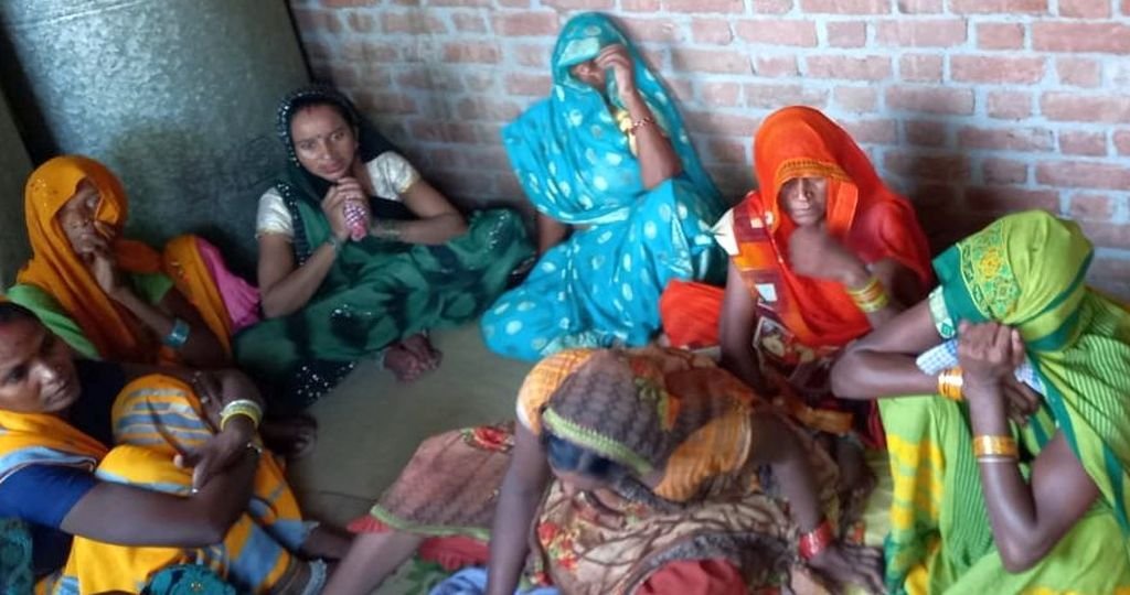 खेत में पानी लगा रहे किसान पर टूटकर गिरी हाईटेंशन लाइन, मौत