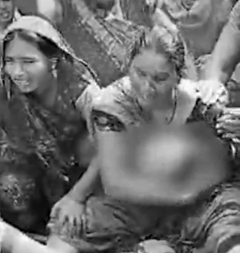 खौफनाकः हत्यारे ने कलम कर दिया बेटे का सिर...कटा सिर गोद में लेकर रोती रही मां