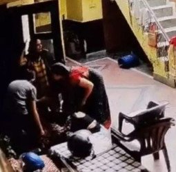 'सेक्स रैकेट में पकड़ी गई है बेटी'...ठग ने धमकाया तो मां को आया हार्टअटैक, मौत