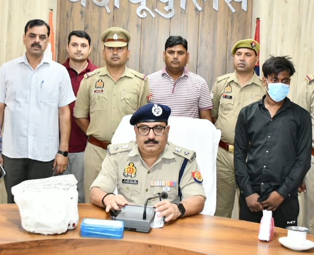 ईंट मारकर गला दबाया, फिर तेजाब डालकर पहचान मिटाने का प्रयास