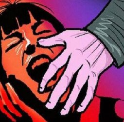 दुष्कर्म करने के बाद धमकाता रहा छात्रा को, दो सप्ताह बाद परिवार वालों को दी जानकारी, तो हुआ ये....