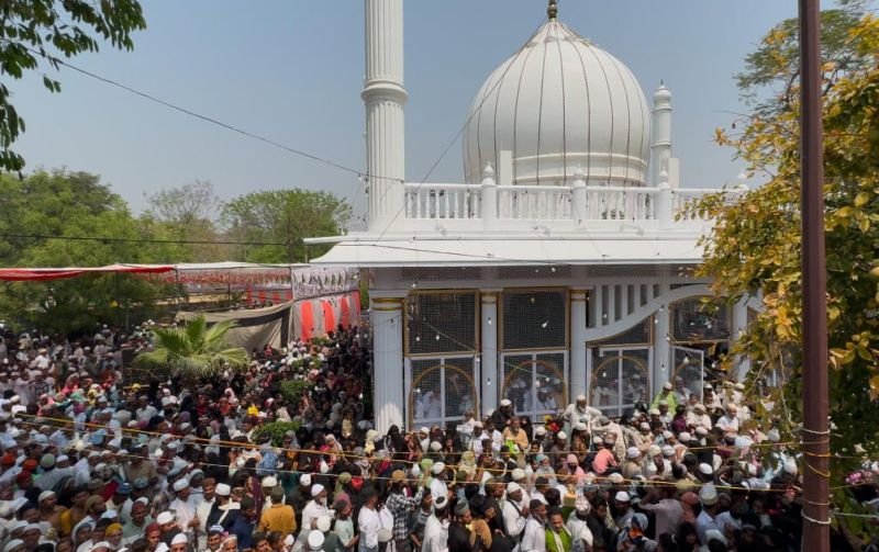 69 वें उर्स-ए-शुजाअती के कुल शरीफ़ में उमड़ा ज़ायरीन का हुजूम