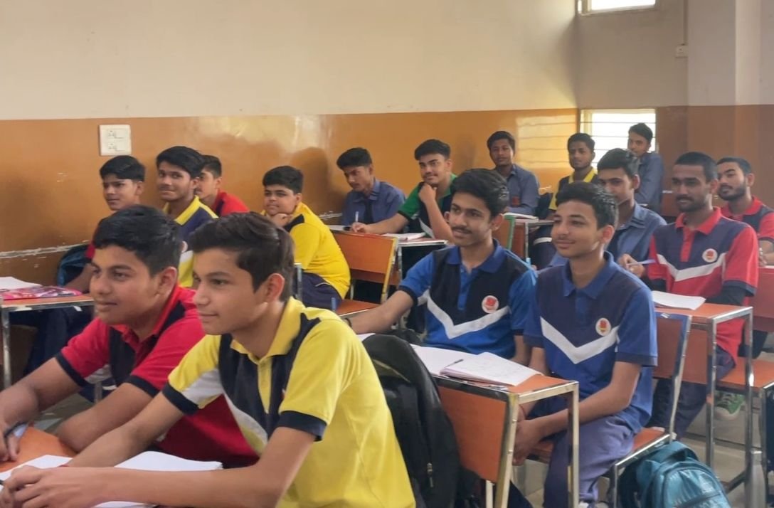 एचपी इंटरनेशनल स्कूल में कक्षा-नौ में पढ़ाई जाएगी एआई