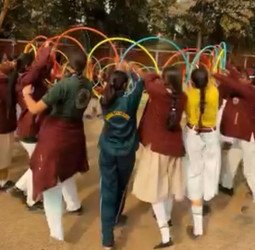 धूमधाम से मनेगा मदर एथीना स्कूल का वार्षिक समारोह, उत्साह से तैयारी कर रहे बच्चे