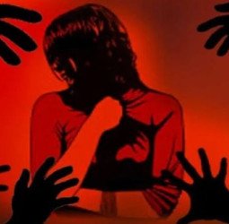 एडिट करके बनाए अश्लील फोटो, फिर धमकी देकर कई बार किया रेप...शादी भी तुड़वा दी