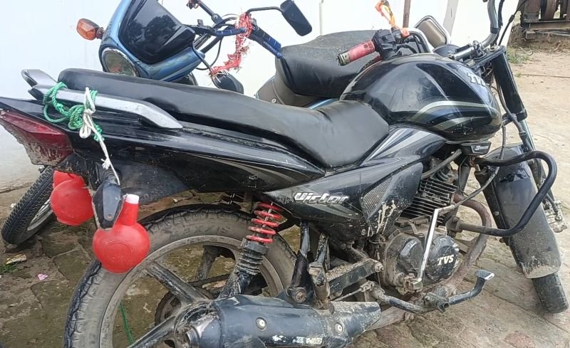 बदायूं के इस स्कूल की बस ने कांवड़ियों को मारी टक्कर, तीन घायल