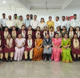 ब्लूमिंगडेल स्कूल के जीव विज्ञान के विद्यार्थियों ने किया आईवीआरआई का भ्रमण