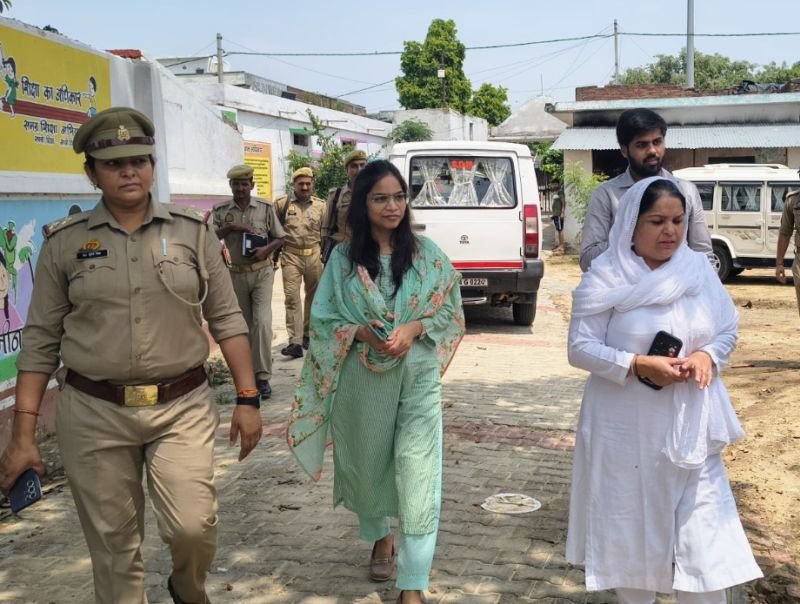 अब टोल फ्री नंबर, व्हॉट्सएप व ईमेल पर भी शिकायतें दर्ज करा सकेंगी महिलाएं
