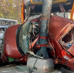 वीडियोः टोल प्लाजा पर फेल हुए रेत से लदे डंपर के ब्रेक, फिर हुआ ऐसा...