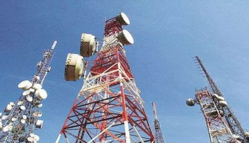 खुद को बताया कंपनी का अधिकारी, फिर फर्जी दस्तावेज देकर उखाड़कर ले गया मोबाइल टॉवर