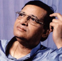 'बेवजह दिल पे कोई बोझ न भारी रखिये, ज़िन्दगी जंग है इस जंग को जारी रखिये...'