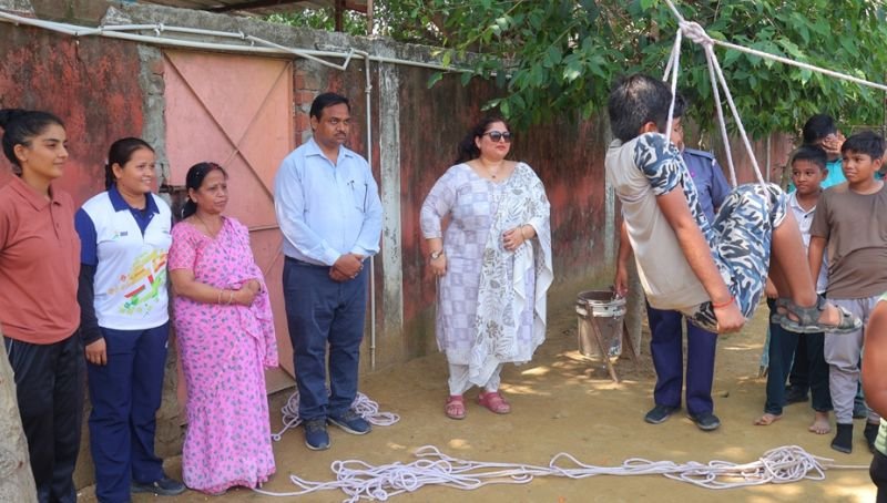 बच्चों ने लगाए स्काउट कैंप, वीर शिवाजी टोली को मिला पहला पुरस्कार