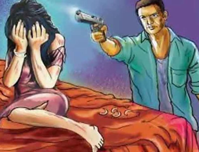 कनपटी पर तमंचा रखकर बोला आशिक...'वो मेरी प्रेमिका है, मेरे साथ किया था शादी का वायदा'