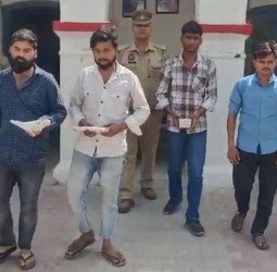 उझानी में दुकानदार से लूट करने वाले बदमाश पकड़े, एक की तलाश जारी