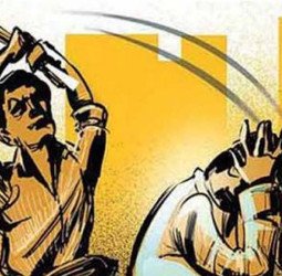 गिरवी रखे जेवर निकले कम, विरोध किया तो ग्रामीण का सिर फोड़ा, जमकर हुई मारपीट