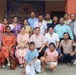 निशुल्क चिकित्सा शिविर का उठाया लाभ, 894 मरीजों की जांच कर दवा दी