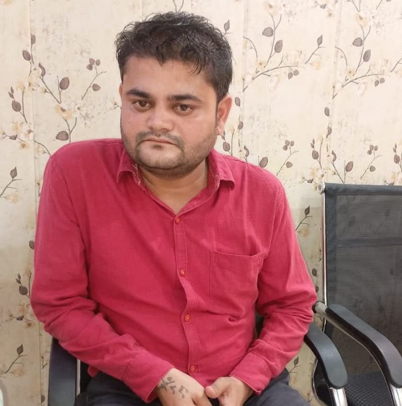 राशन कोटे की फाइल आगे भेजने के लिए 40 हजार मांग रहा था सचिव, पांच हजार लेते रंगेहाथ पकड़ा