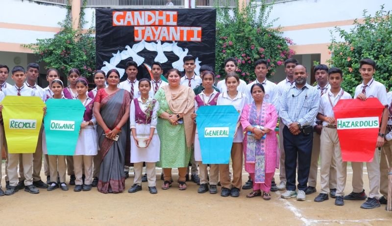 मदर एथीना स्कूल में हर्षोल्लास के साथ मनाई गई गांधी एवं शास्त्री जयंती