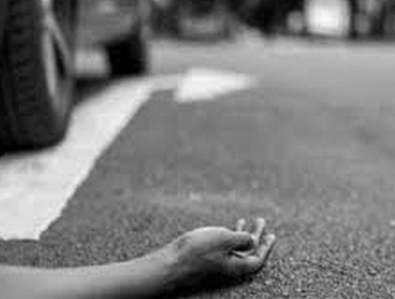 घर के बाहर खेल रही थी तीन साल की मासूम, पिकअप ने कुचला