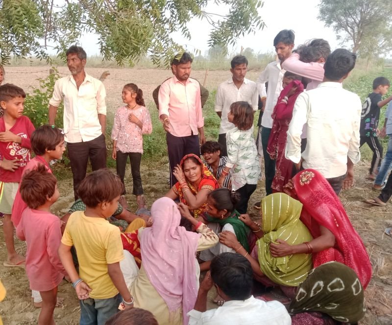 पारिवारिक कलह के चलते युवक ने लगाई फांसी, दूसरे का पेड़ से लटका मिला शव