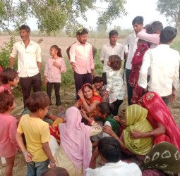 पारिवारिक कलह के चलते युवक ने लगाई फांसी, दूसरे का पेड़ से लटका मिला शव