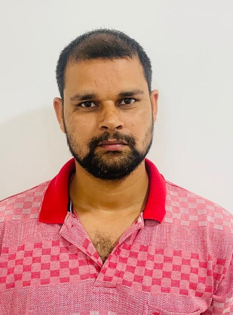 पहले पैर छुए, फिर भरे कोर्ट में मार दी थी ब्लॉक प्रमुख को गोली...बदायूं जेल से फरार सुमित सात साल बाद पकड़ा