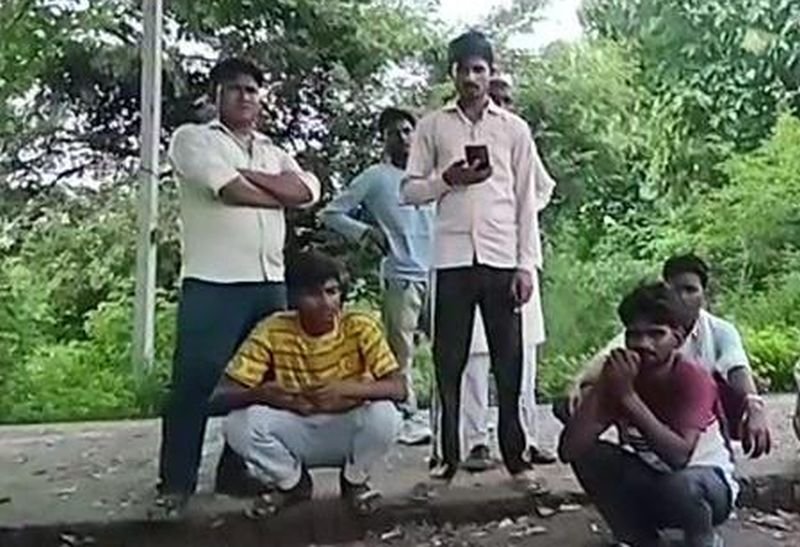 सड़क हादसे में बाइक सवार की मौत, लालपुल के पास रोडवेज बस की टक्कर से तीन लोग घायल