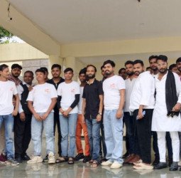 गोशालाओं की अनियमितताओं के विरोध में राष्ट्रीय बजरंग दल ने डीएम को दिया ज्ञापन