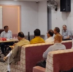 बदायूं सिटी मॉल में हुआ जीएसटी संवाद, अधिकारी और व्यापारी हुए शामिल