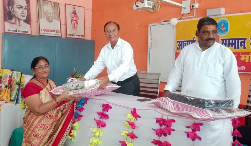 शिशु के विकास में माता-पिता के बाद आचार्य की महत्पूर्ण भूमिकाः दिनेश