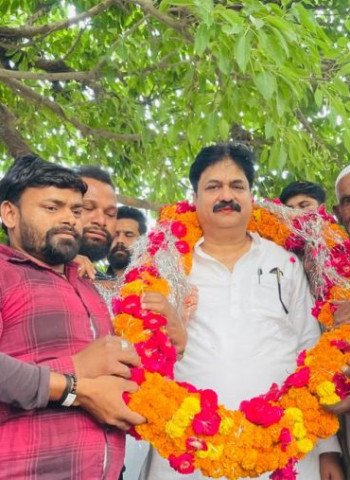 पूर्व मंत्री आबिद ने कहा-अखिलेश यादव को 2027 में हर हाल में बनाना है मुख्यमंत्री... लोग बोले- 'आप लड़ो चुनाव, जीत पक्की '