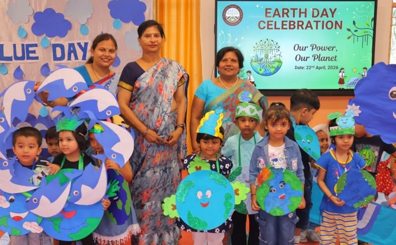 विश्व पृथ्वी दिवस पर मदर एथीना स्कूल में ‘ब्लू डे’ का आयोजन
