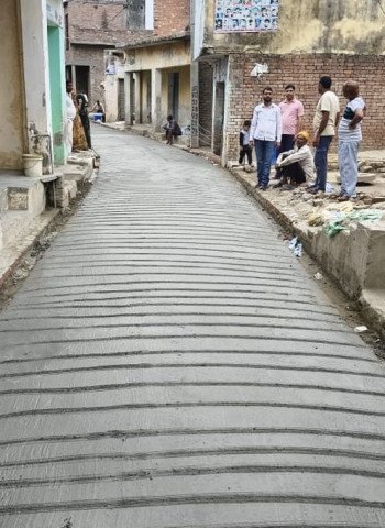 करियामई गांव में मुख्य सड़क का निर्माण पूरा, ग्रामीणों ने एमएलसी वागीश पाठक को बोला...'शुक्रिया'